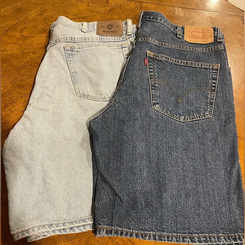 Set Of 2 Levi and Wrangler Blue Denim Jeans